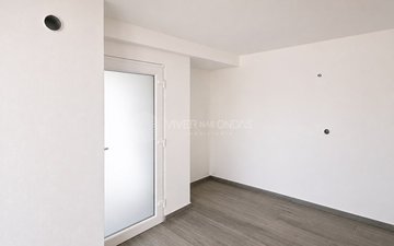Property slide 20