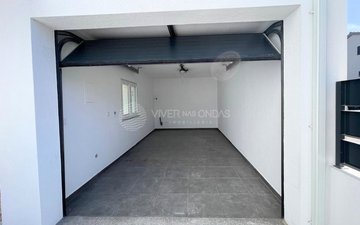 Property slide 32