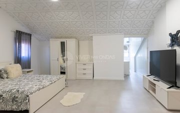 Property slide 28