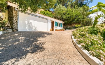 Property slide 10