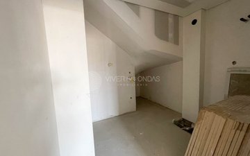 Property slide 32