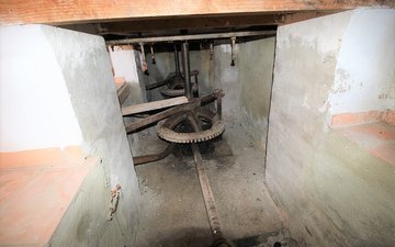 Property slide 32