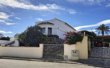 Property slide 44