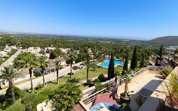 Property slide 16