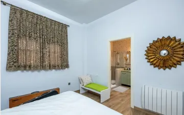 Property slide 32