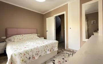 Property slide 32
