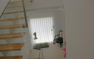 Property slide 32
