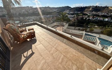 Property slide 40