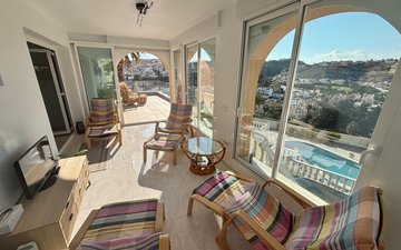 Property slide 50