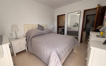 Property slide 32