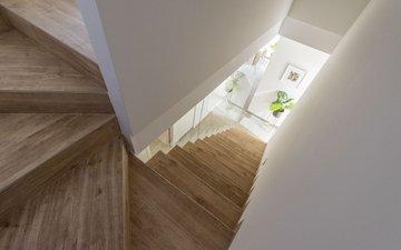 Property slide 32