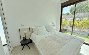 Property slide 32