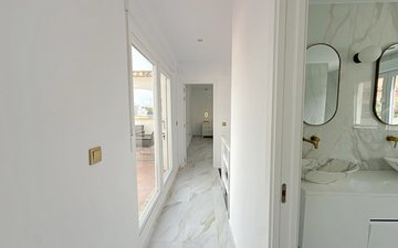Property slide 32