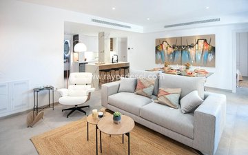 Slajd nieruchomości 44