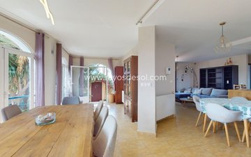 Property slide 18