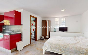 Property slide 32