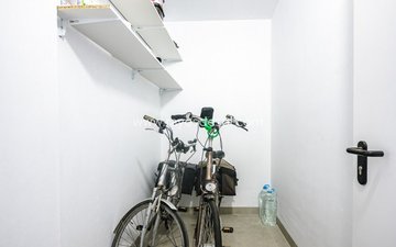 Property slide 32