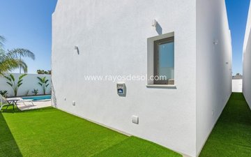 Property slide 32