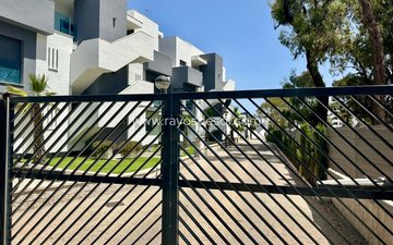 Property slide 32