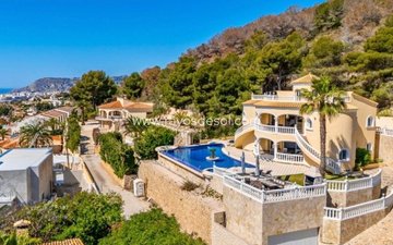 Property slide 32