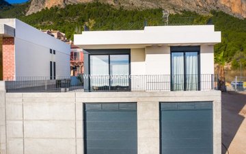 Property slide 32