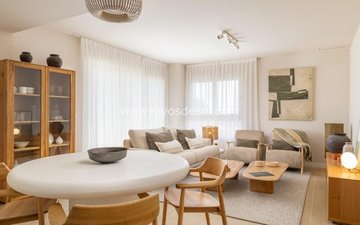 Property slide 32