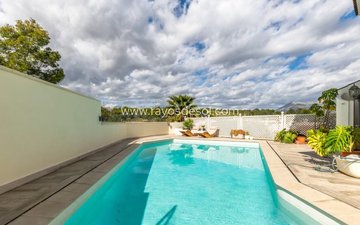 Property slide 32