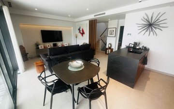 Property slide 5