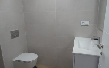 Property slide 32