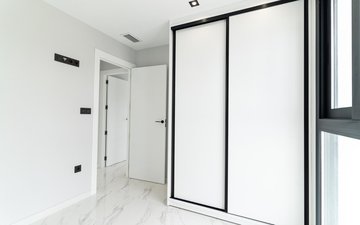 Property slide 32