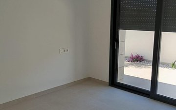 Property slide 44