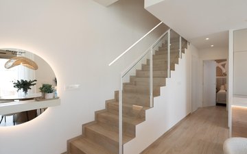 Property slide 32