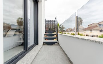 Property slide 32