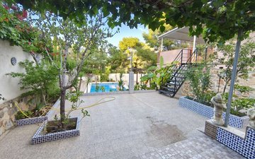 Property slide 39