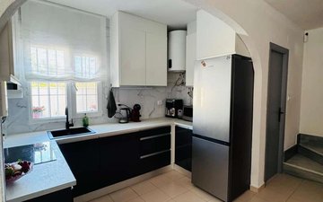 Property slide 10