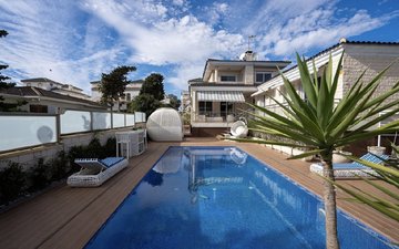 Property slide 4
