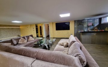 Property slide 14