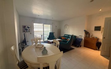 Property slide 25