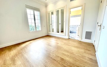 Property slide 18