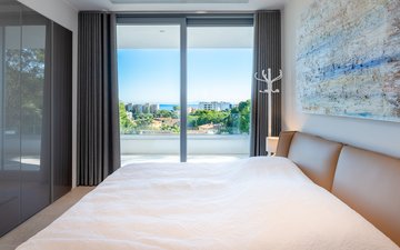 Property slide 17