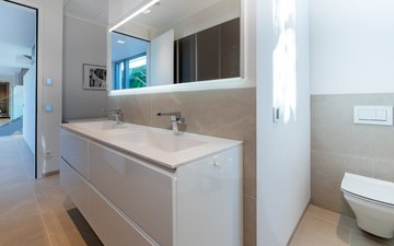 Property slide 16