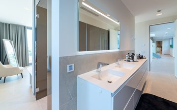 Property slide 14