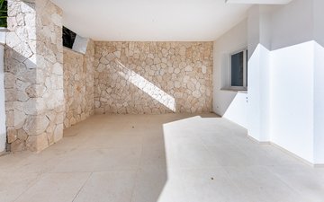 Property slide 20