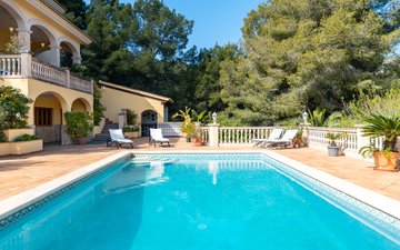 Property slide 21
