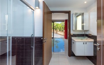 Property slide 22