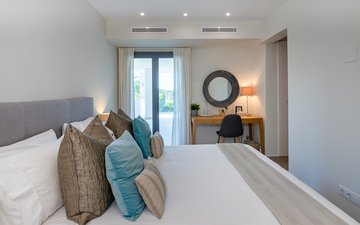 Property slide 18