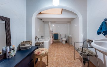 Property slide 16