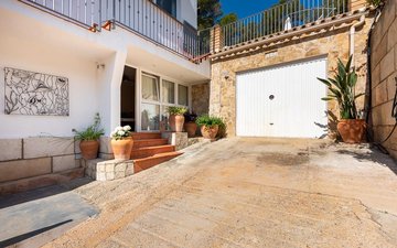 Property slide 18