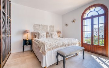 Property slide 14
