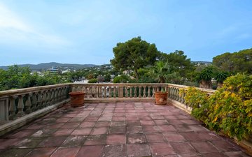 Property slide 23